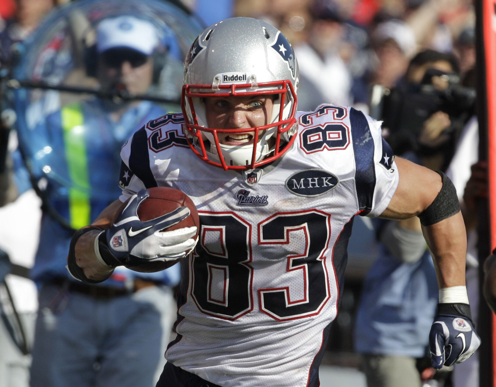 2011: Wes Welker sets Patriots record with 217 receiving yards